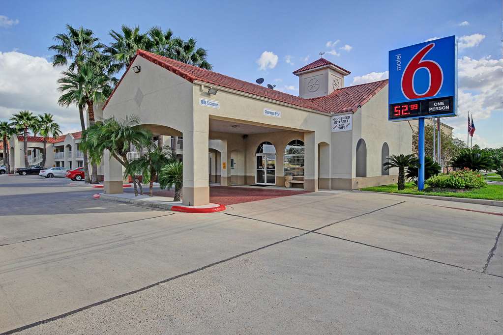 Motel 6 Edinburg TX - photo 2