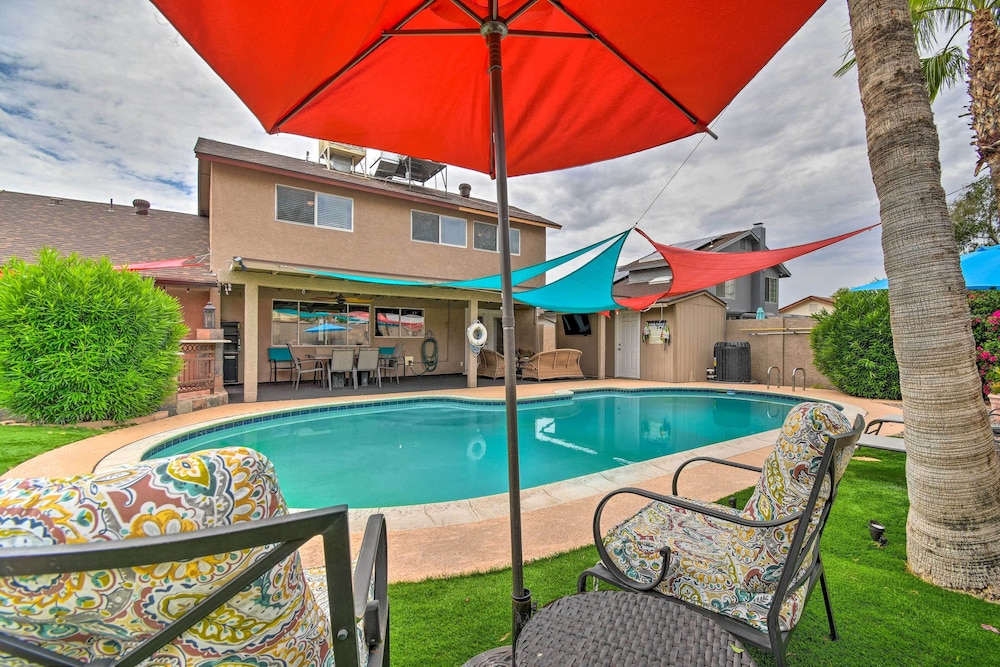 Relaxing Phoenix House with Hot Tub And Heated Pool — 4-Star Luxury Hotel in Phoenix, United States