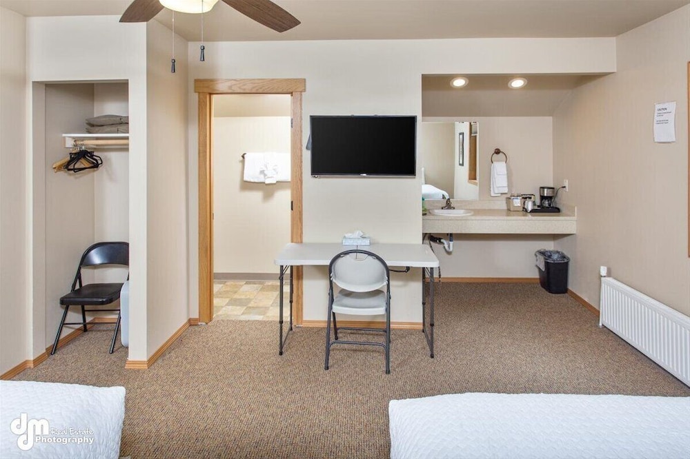Kenai Airport Hotel - photo 34