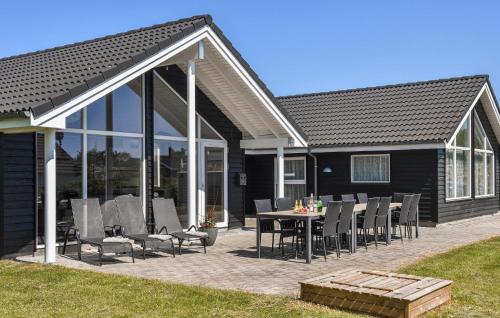 Amazing Home In Stege With Sauna — 5-Star Luxury Hotel in Stege, Denmark