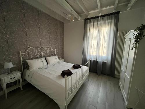Casa di ringhiera old Milan — 4-Star Luxury Hotel in Milan, Italy