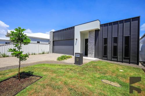 9 Basalt Court Bargara — hotel in Bargara