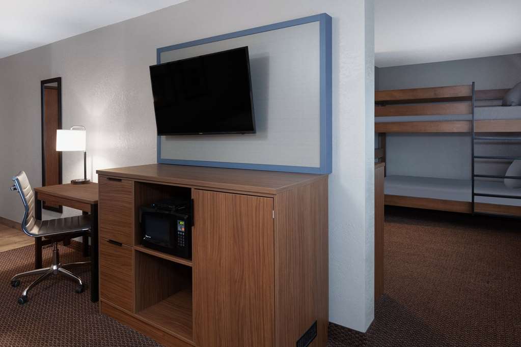 AmericInn by Wyndham New Richmond - photo 32