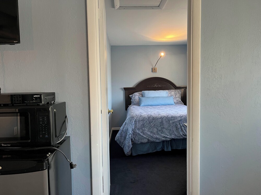Hitching Post Country Motel - photo 12