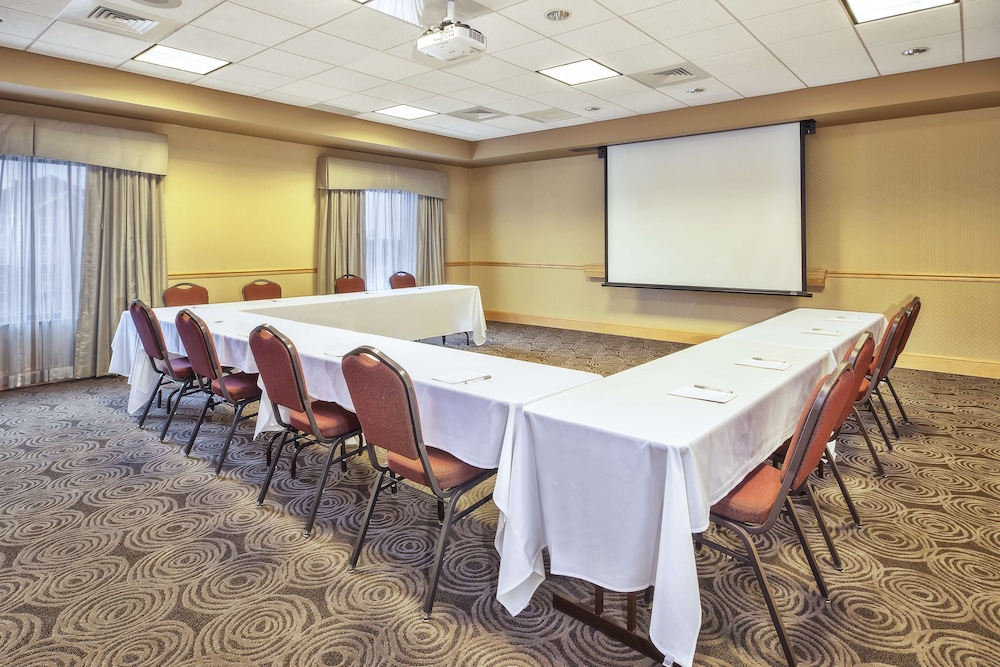 Hampton Inn & Suites Madison West - photo 34