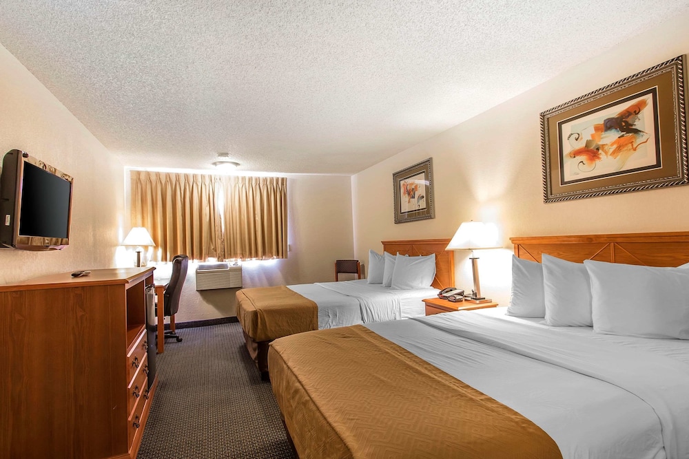 Brentwood Inn - photo 10