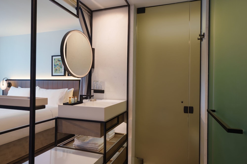 Renaissance New York Flushing Hotel at Tangram - photo 16