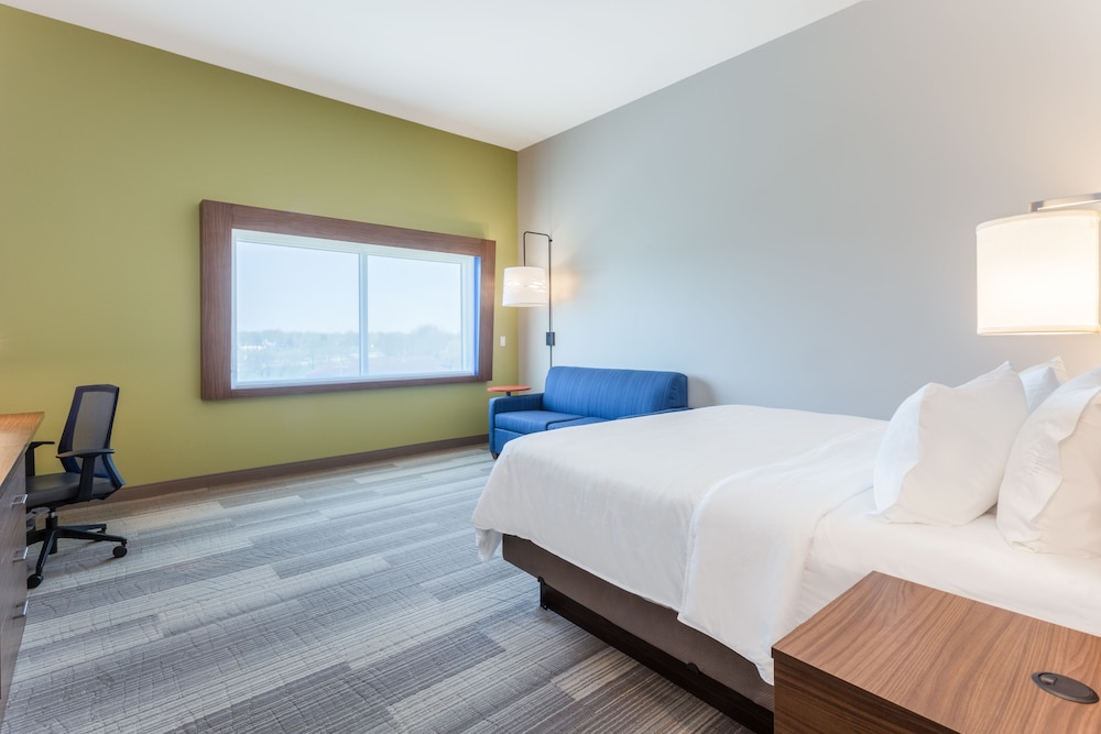 Holiday Inn Express & Suites Springfield North an IHG Hotel - photo 4