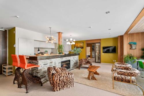 Mt Alta views Central Wanaka — 4-Star Luxury Hotel in Wanaka, New Zealand