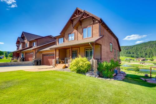 Hot Tub and Golf Course Views Luxe Sturgis Home — 4-Star Luxury Hotel in Sturgis, United States