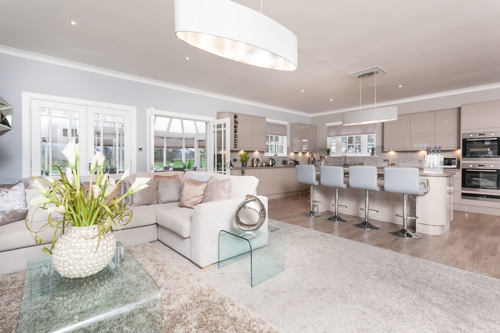 Kellerstain Stables — 4-Star Luxury Hotel in Edinburgh, United Kingdom