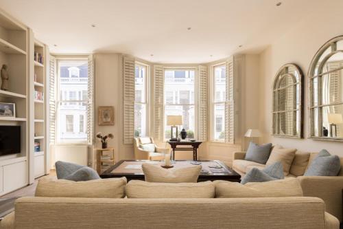 Green History 3 Bedrooms in Kensington — 4-Star Luxury Hotel in London, United Kingdom