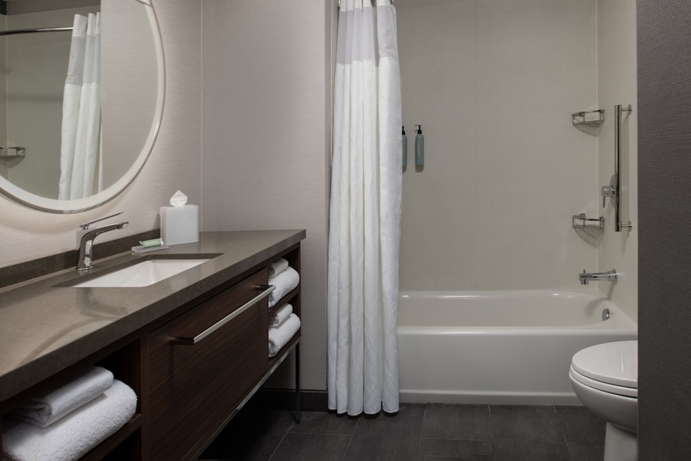Courtyard by Marriott Olympia - photo 20