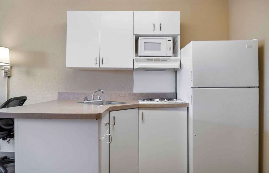 Extended Stay America Select Suites Detroit Sterling Heights - photo 24