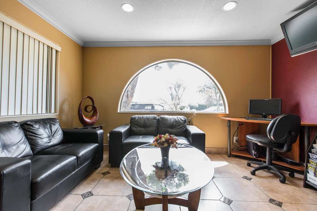 Rodeway Inn Escondido Downtown - photo 5