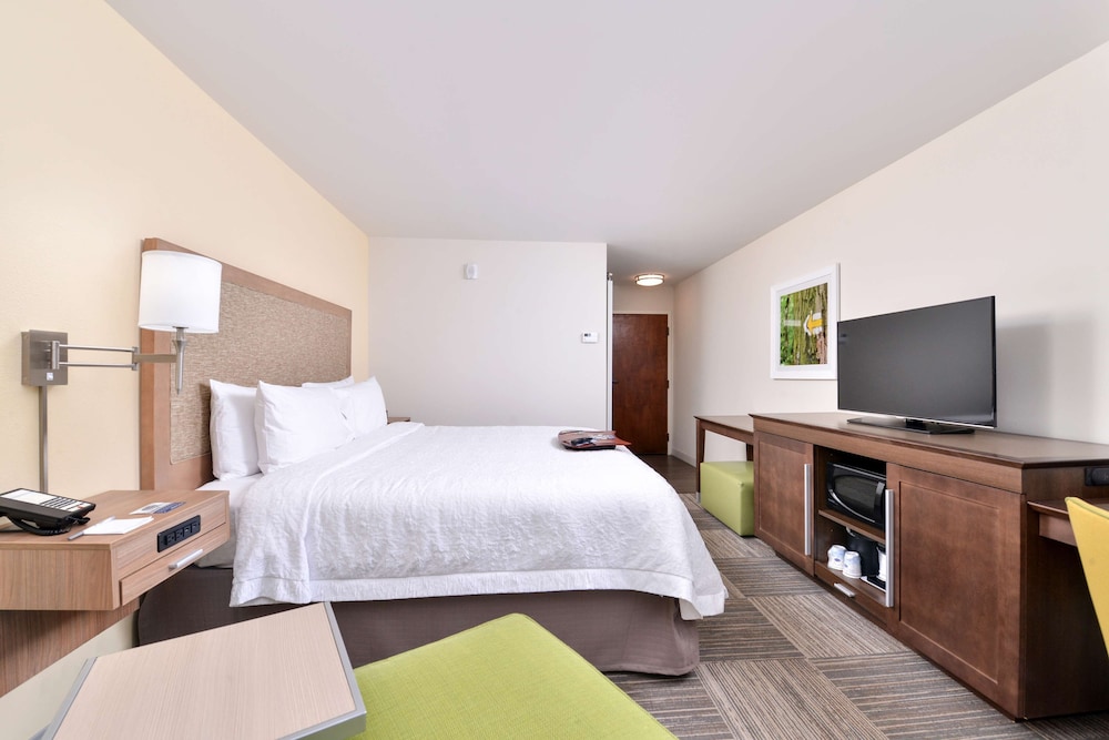 Hampton Inn Cartersville - photo 12