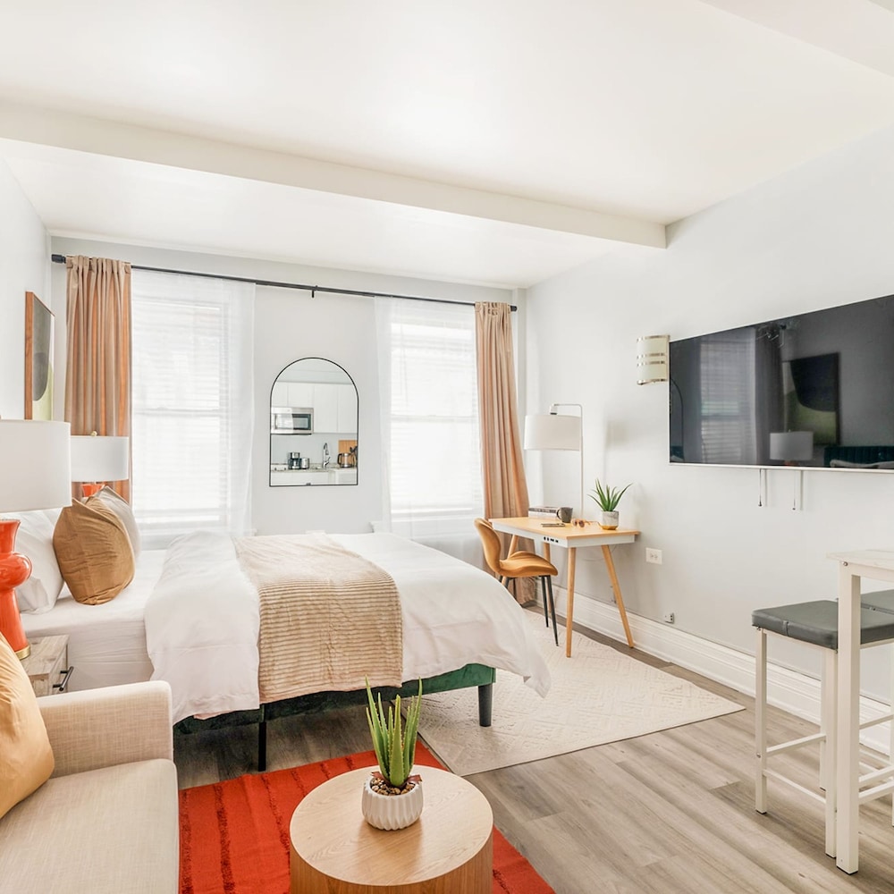 73 1004 New Studio UWS Doorman Gym — 4-Star Luxury Hotel in New York City, United States