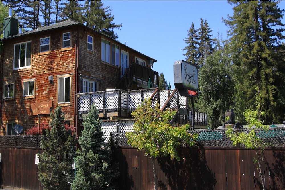 The Woods Hotel Gay LGBTQ Cabins — hotel in Guerneville