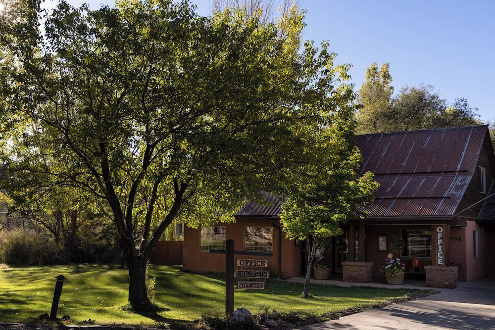 Boulder Mountain Lodge - photo 14