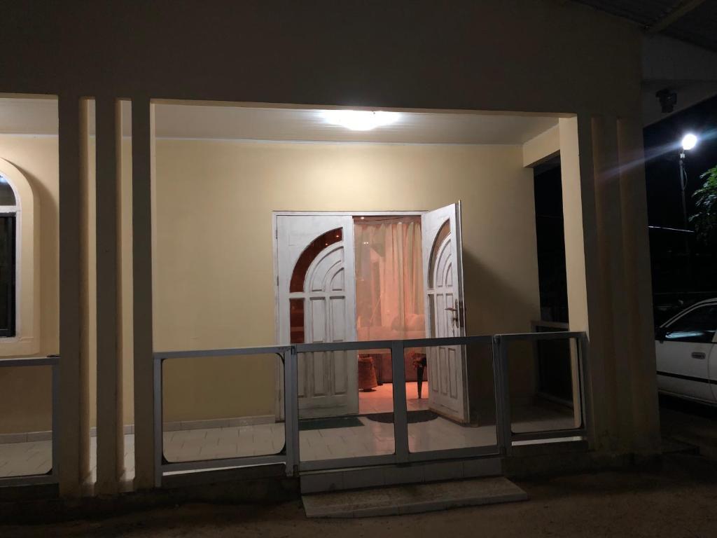 Logerthine Cambridge Suriname in Paramaribo, Suriname