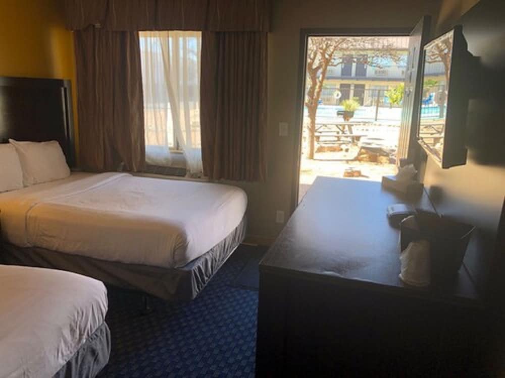 Howard Johnson by Wyndham Odessa TX - photo 16