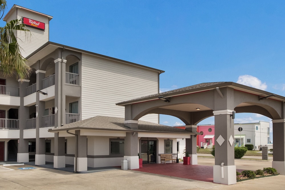 Red Roof PLUS Galveston Beachfront - photo 33