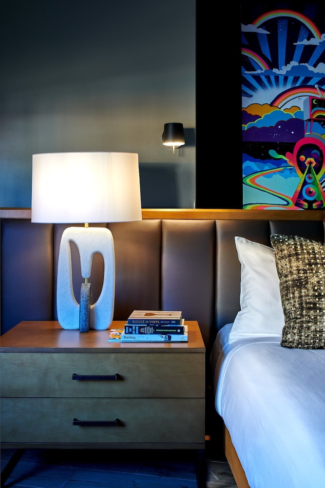 Hotel Ziggy on Sunset - photo 33