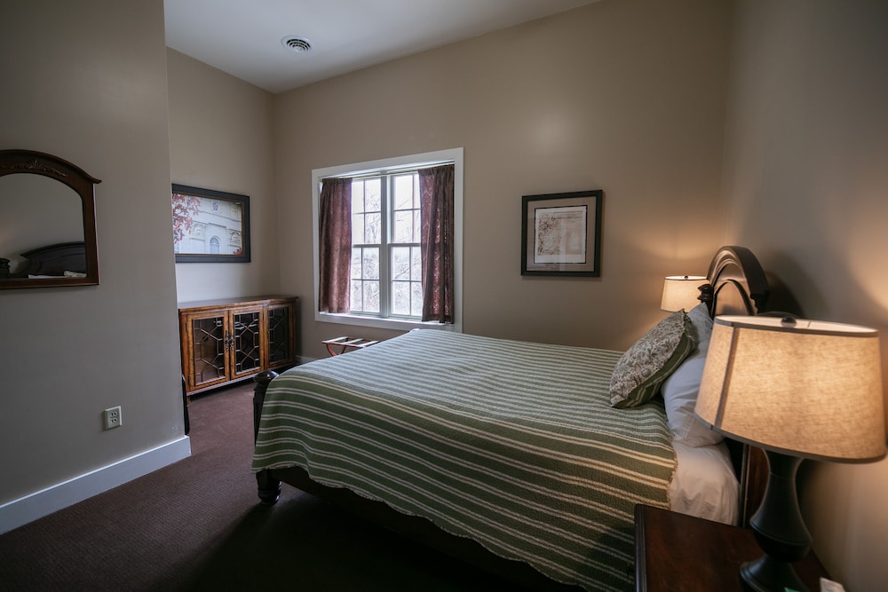 Nauvoo Temple House Hotel - photo 39