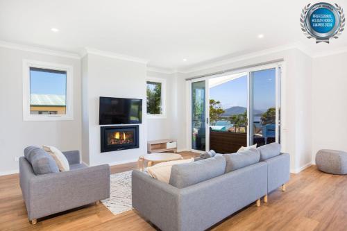 La Vista Water Views Mountain Vistas — Culburra Beach