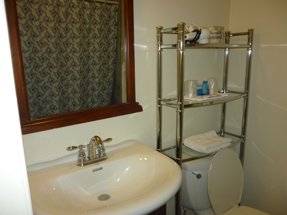 Harbor Inn - photo 16
