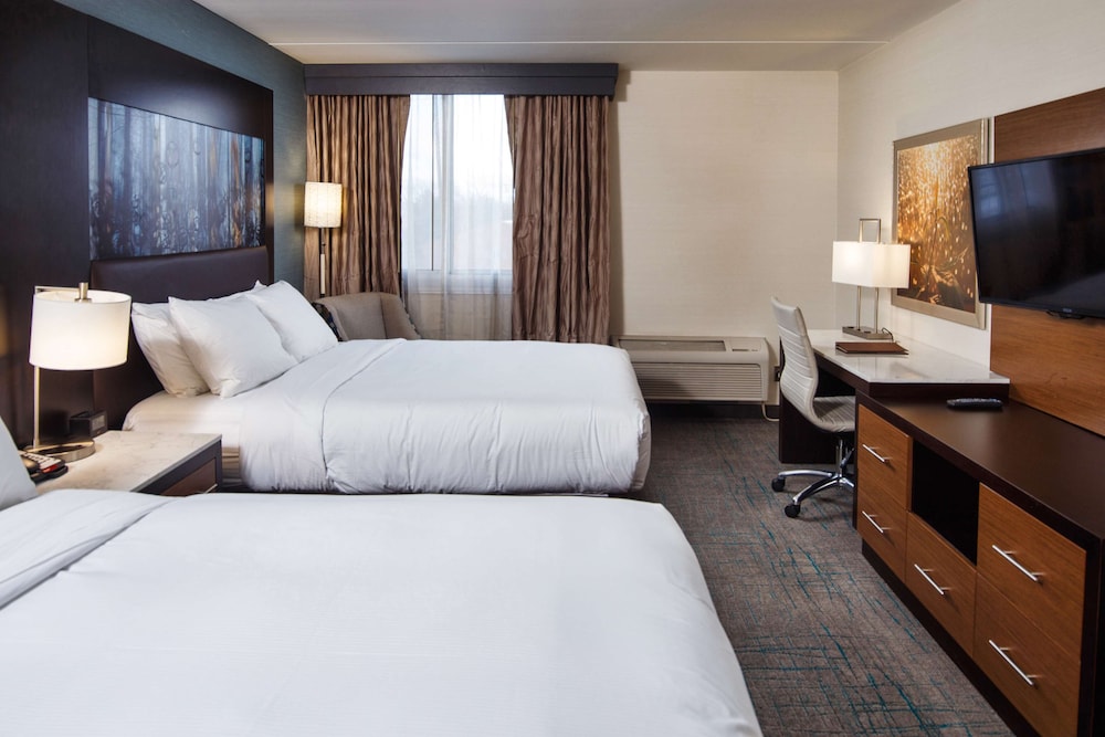 DoubleTree by Hilton Neenah - photo 17