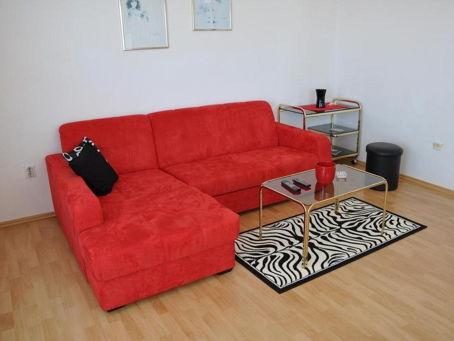 Apartments Villa Domjan — 4-Star Luxury Hotel in Podgora, Croatia