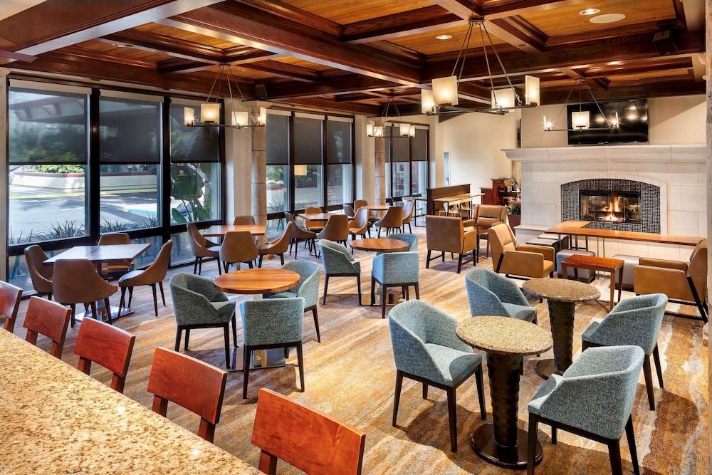 DoubleTree by Hilton Ontario Airport - photo 43