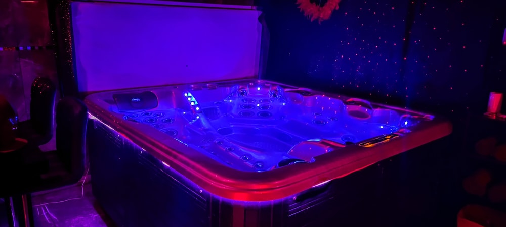 Loft Romantique Hammam Spa Privatif Playroom in Grenoble, France