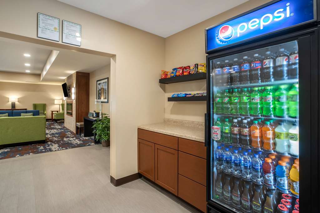 Comfort Inn and Suites Ames near ISU Campus - photo 31