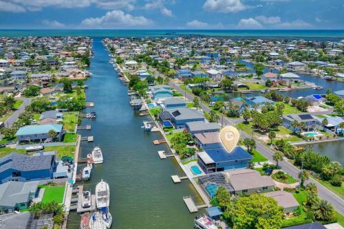 Waterfront Home With Pool And Gameroom 20741758 — Hernando Beach