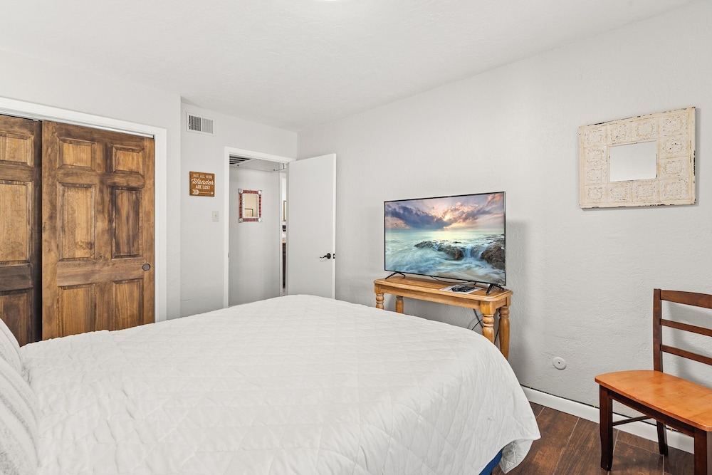 Fort Marcy Suites by All Seasons Resort Lodging - photo 11