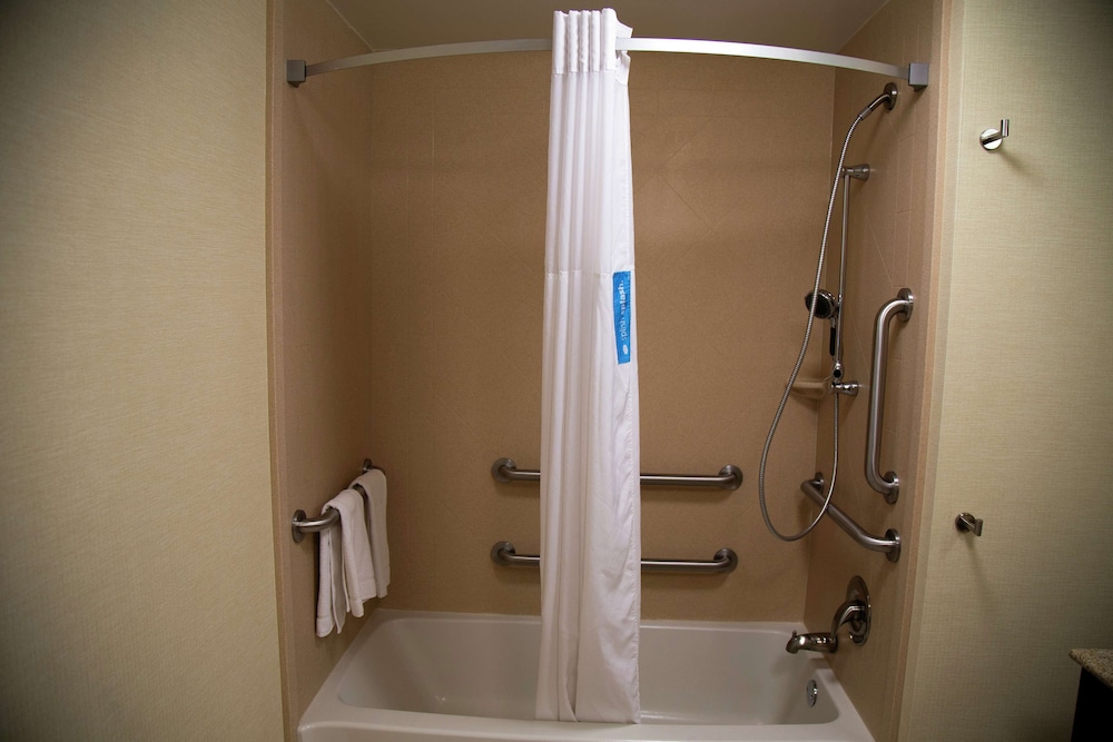 Hampton Inn & Suites Sharon - photo 66