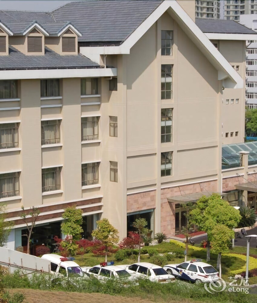 Guobin Garden Hotel in Yichang, People's Republic of China