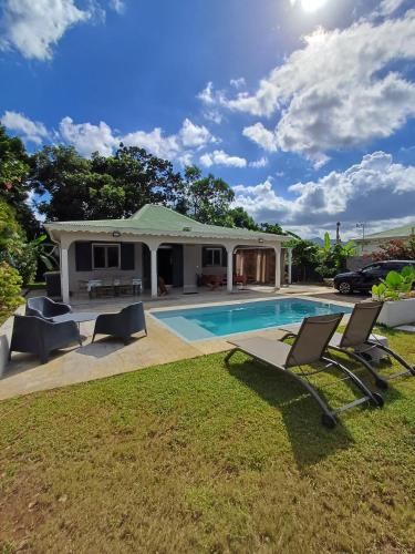 Private House Pierrette 3 rooms — 4-Star Luxury Hotel in Lamentin, Guadeloupe