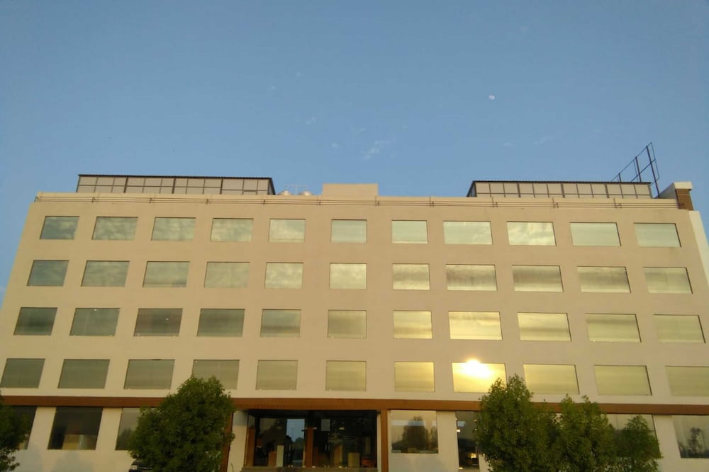 Hotel Akaibara in Mandal, India