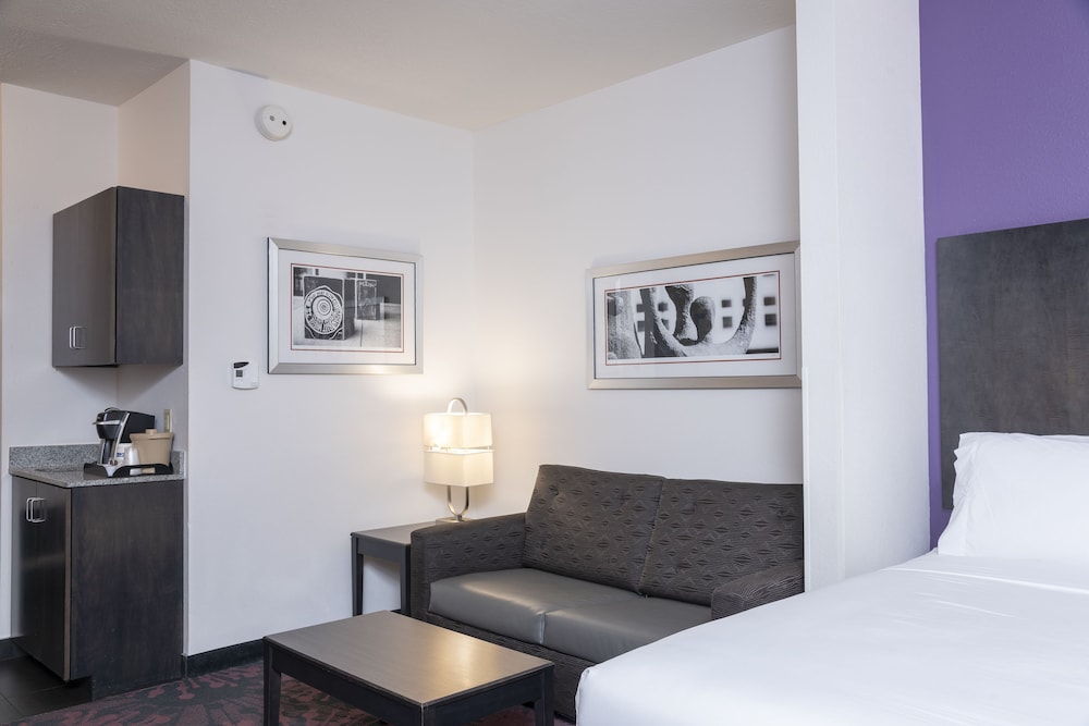Holiday Inn Express Hotels & Suites Columbus Polaris Parkway by IHG - photo 18