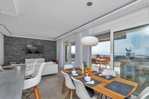 Penthouse Bella Vista Makarska — 4-Star Luxury Hotel in Makarska, Croatia
