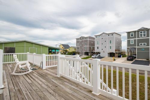 Beach Joy by Oak Island Accommodations - photo 23