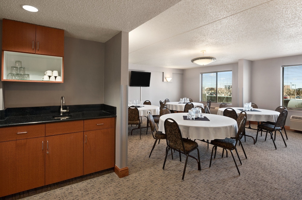 Wingate by Wyndham Fargo - photo 41