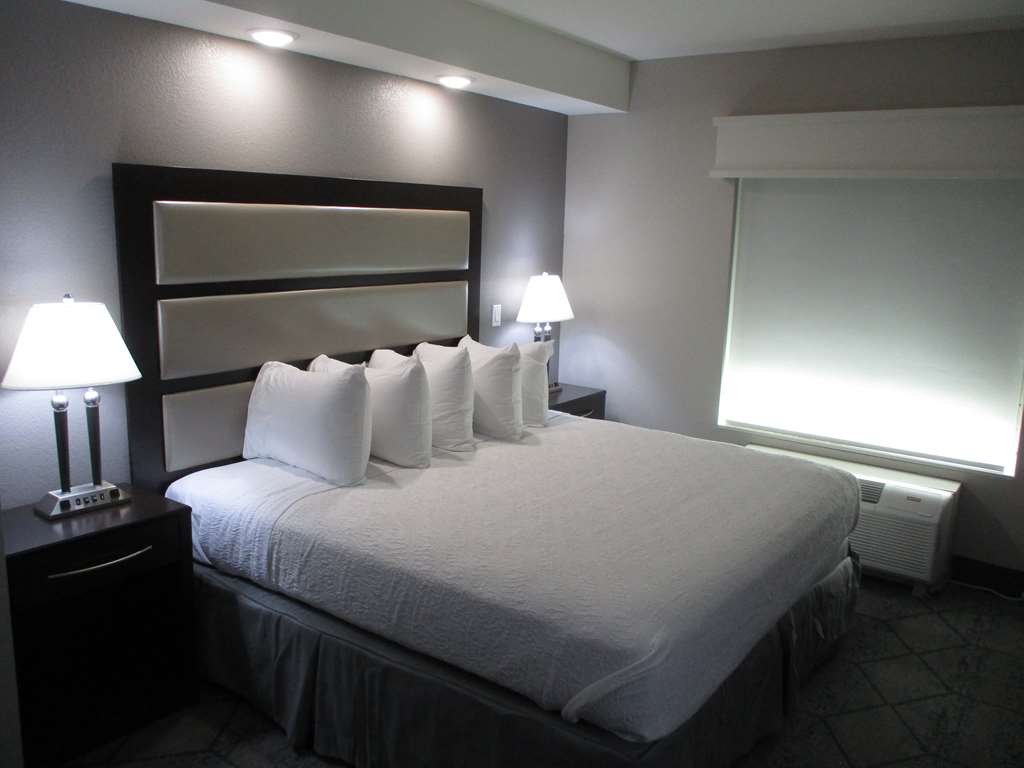 Best Western Plus McPherson - photo 10