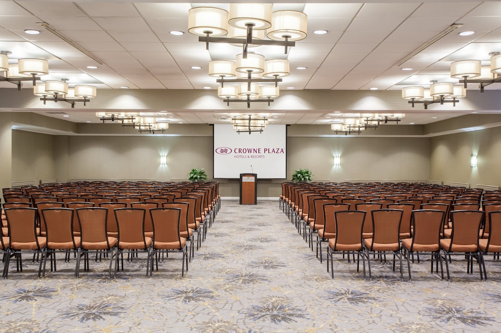 Crowne Plaza Suites MSP Airport Mall of America by IHG - photo 49