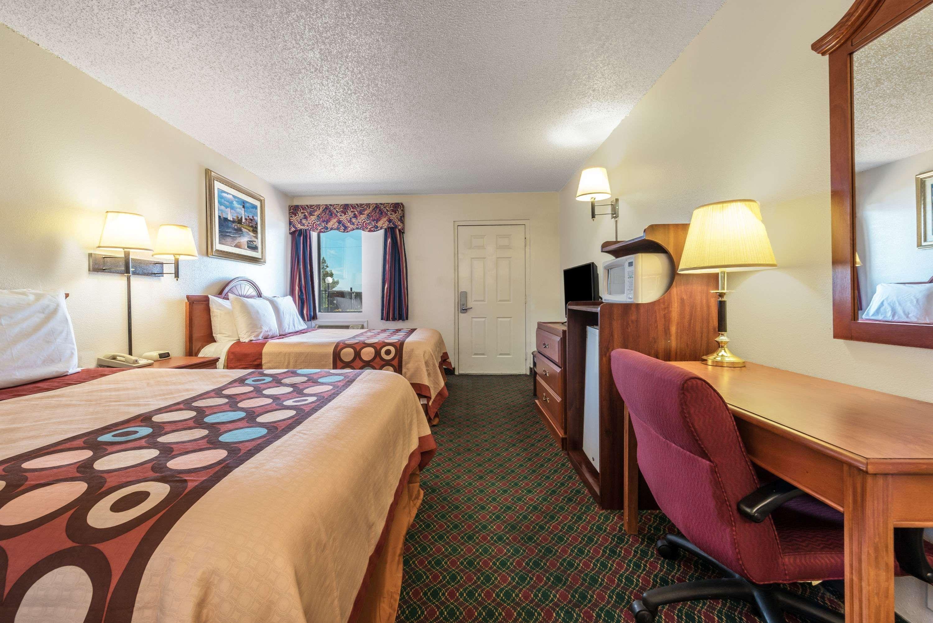 Super 8 by Wyndham Eastland - photo 11