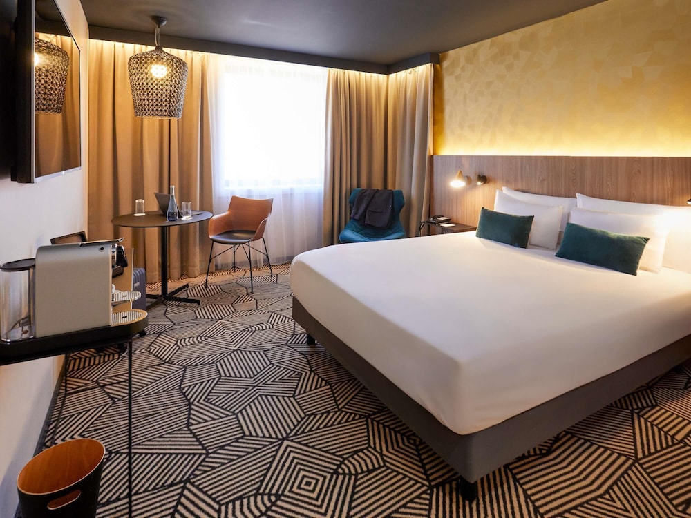 Mercure Arras Centre Gare — 4-Star Luxury Hotel in Arras, France