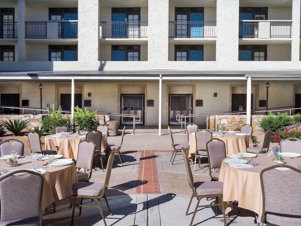 Embassy Suites by Hilton Scottsdale Resort - photo 65